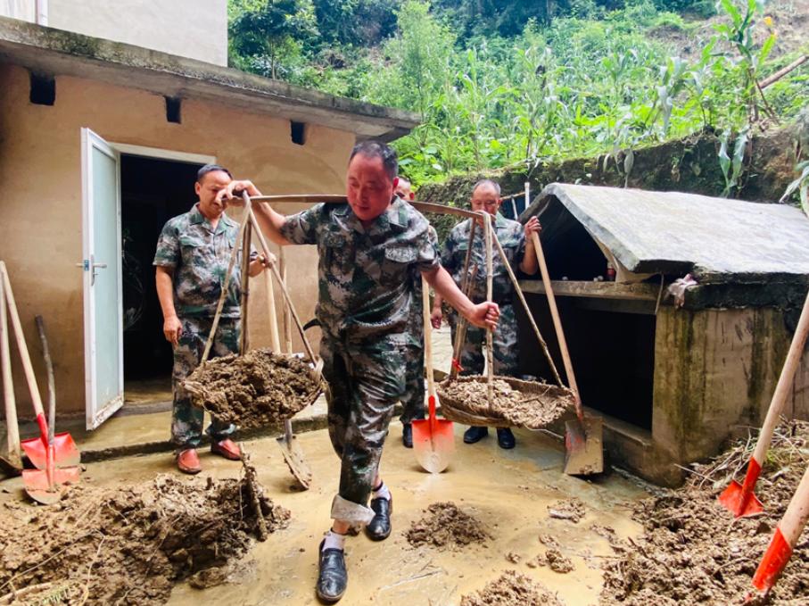 湖北恩施抗洪纪实：众志成城，重建家园新篇章